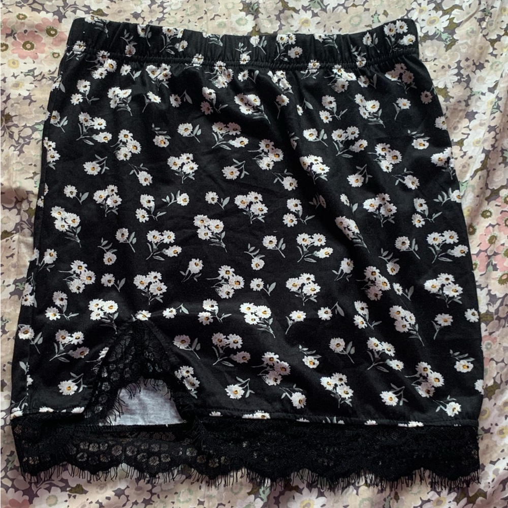SHEIN Mini Skirt with Lace Trim